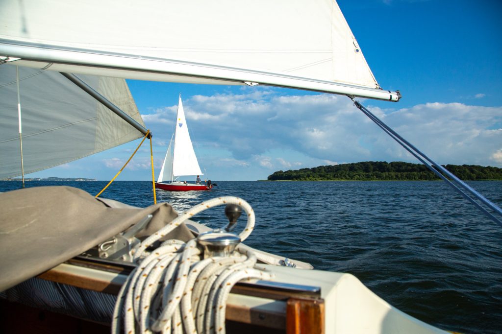 Segeln von Lauterbach auf Rügen in der Greifswalder Bodden.